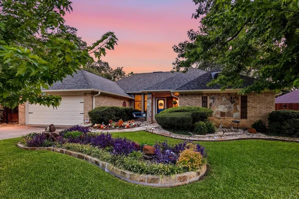 707 GLENN DR