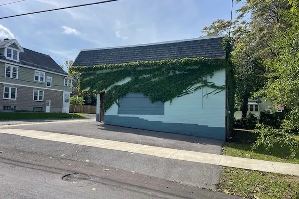 401 N AVE