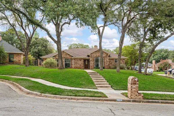 3804 BERKSHIRE CT