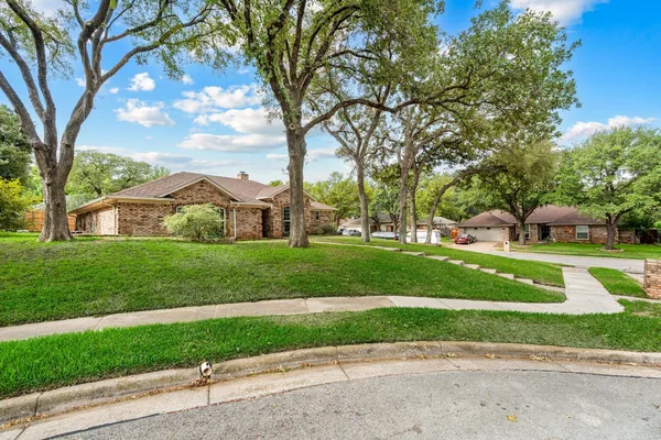 3804 BERKSHIRE CT