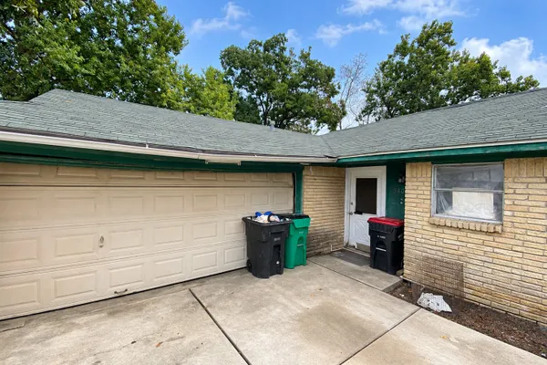 5400 HEMLOCK DR