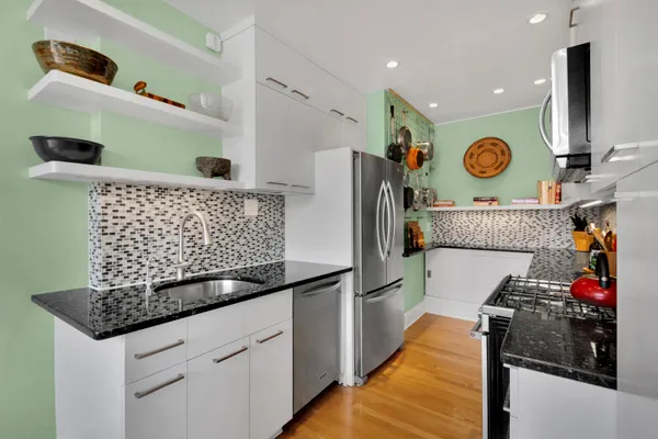 116 PINEHURST AVE G54