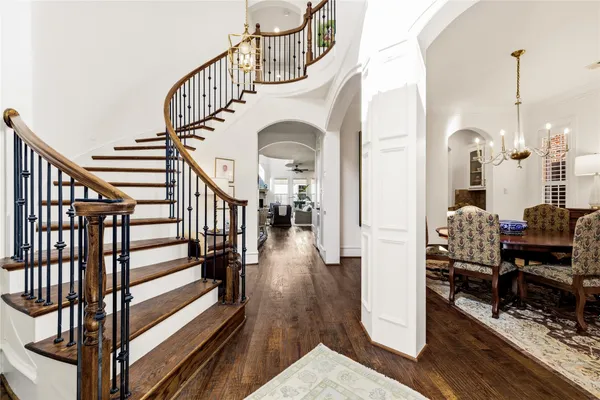 6133 LLANO AVE