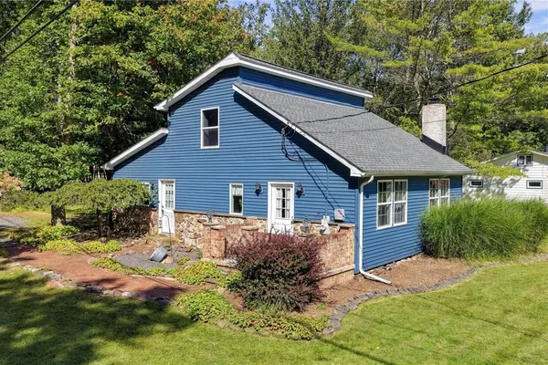 14 TWIN LAKE RD