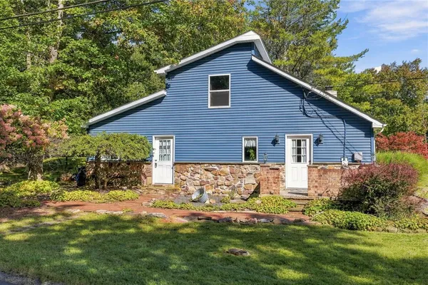 14 TWIN LAKE RD
