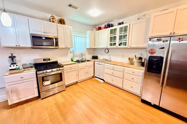 4305 AVENUE N 1/2