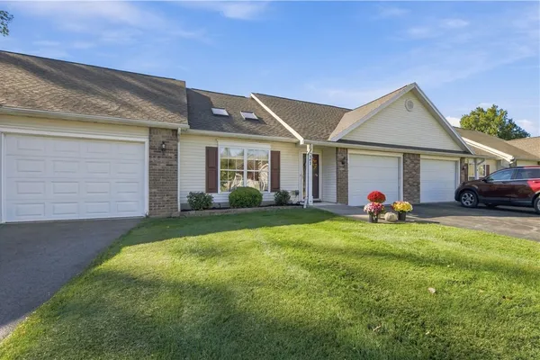 221 RAYFIELD CIR
