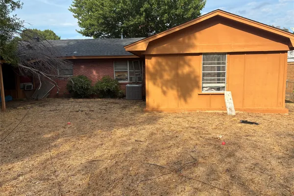 1424 CLOVERDALE DR