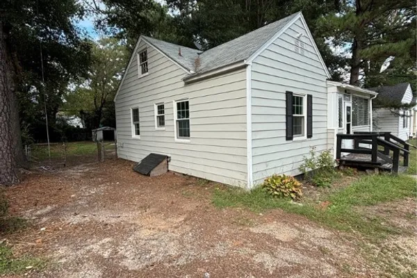 14 W MAGRUDER ST