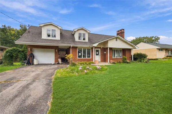 712 WILLIAM DR