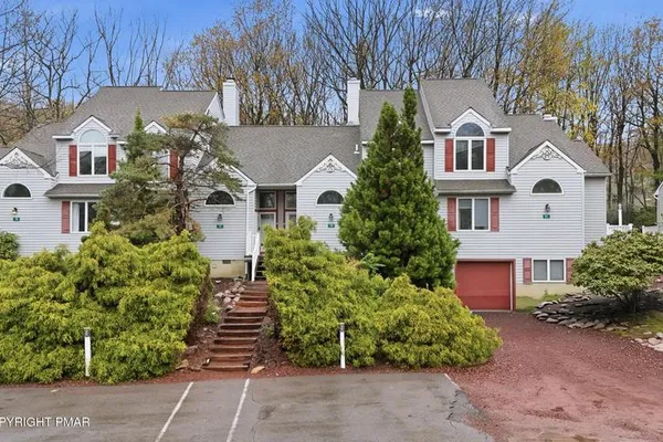 79 LAURELWOODS DR