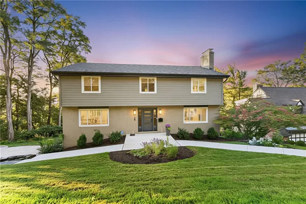 736 PINETREE RD