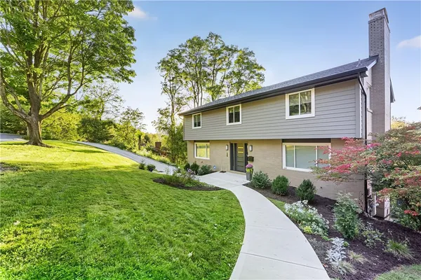 736 PINETREE RD