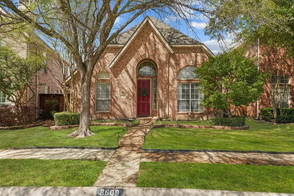 8609 OLD OAK DR