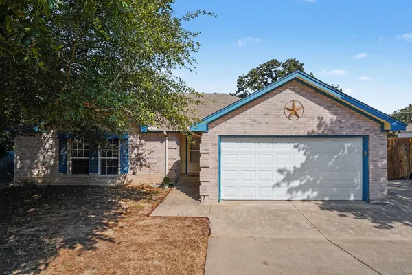 637 OAK VIEW CT