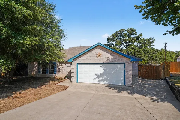 637 OAK VIEW CT