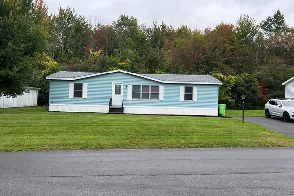 8 APPLEWOOD BLVD