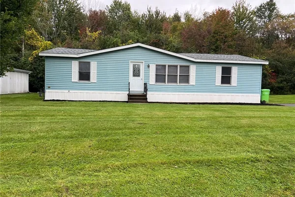 8 APPLEWOOD BLVD
