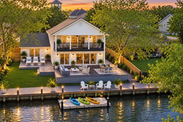14 HARBOR LN