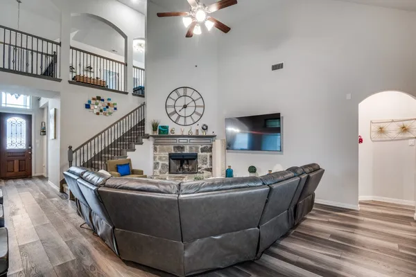 249 NOBLE NEST DR