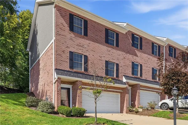 131 LENOX DR