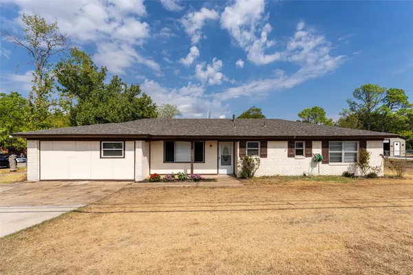 1101 KENNEDALE SUBLETT RD