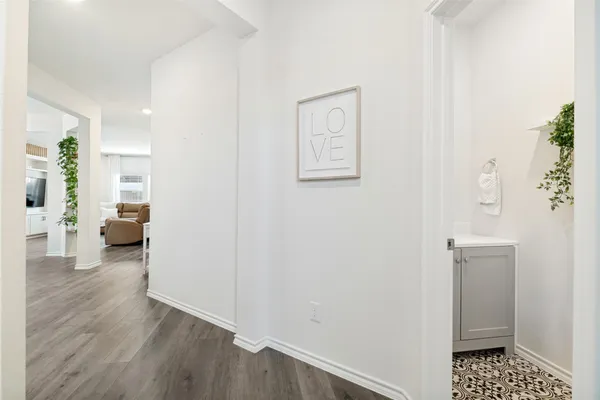 1302 ROSCOE DR