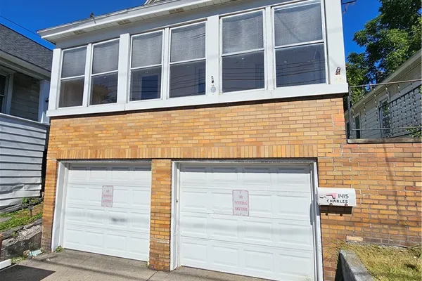 1415 BURNET AVE