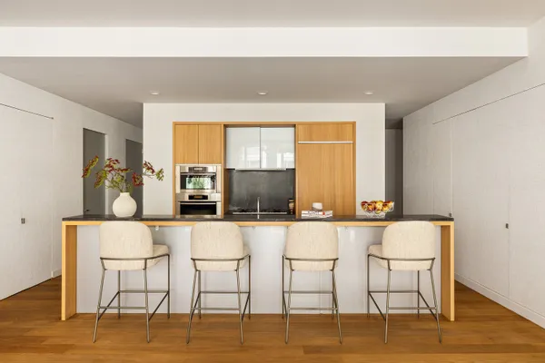 311 W BROADWAY 6A