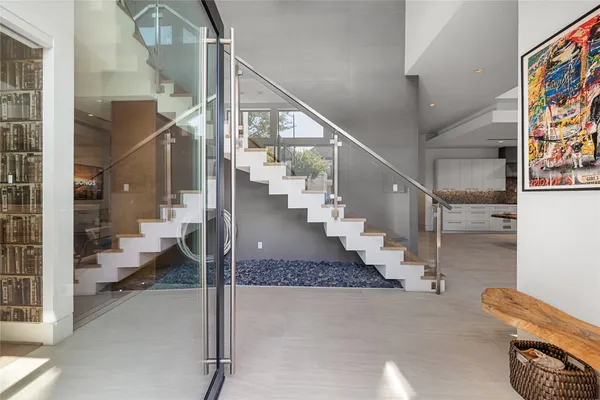 2608 BARBARA LN