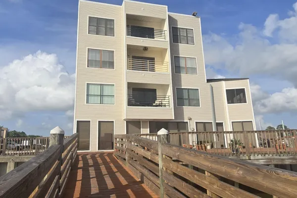 793 DAVIS RD 301