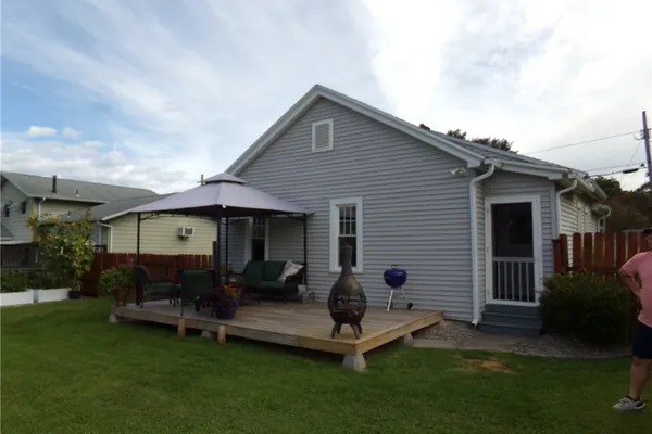 409 PLEASANTVIEW AVE