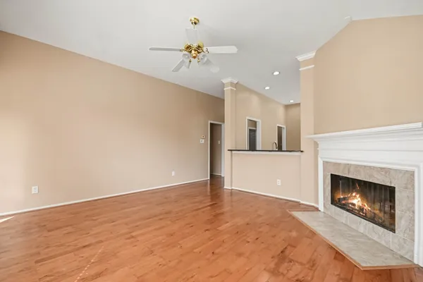 3022 VALLEY CT