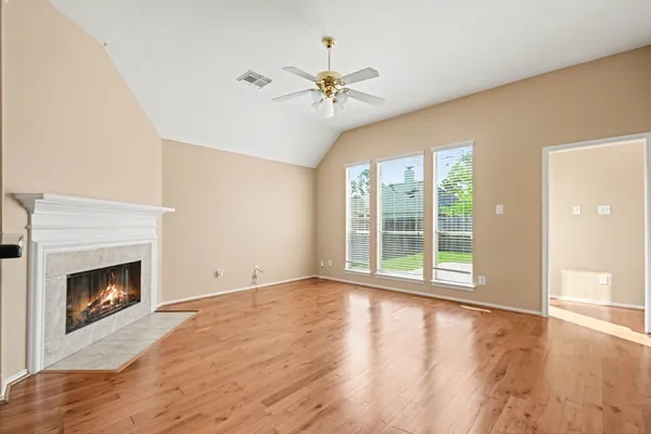 3022 VALLEY CT