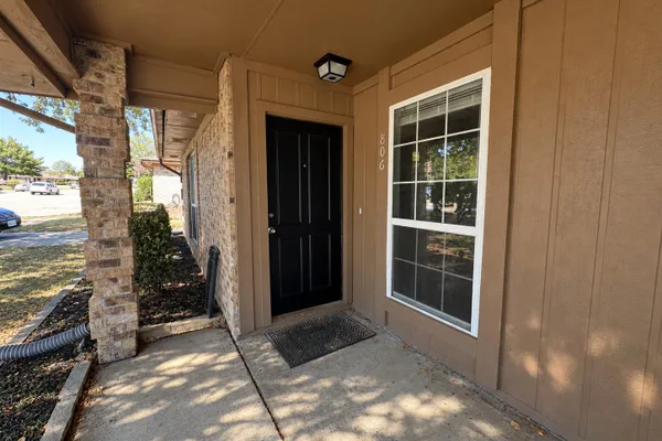 806 BLESSING CREEK DR