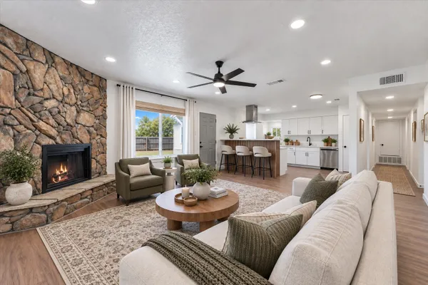 403 PLANTATION DR