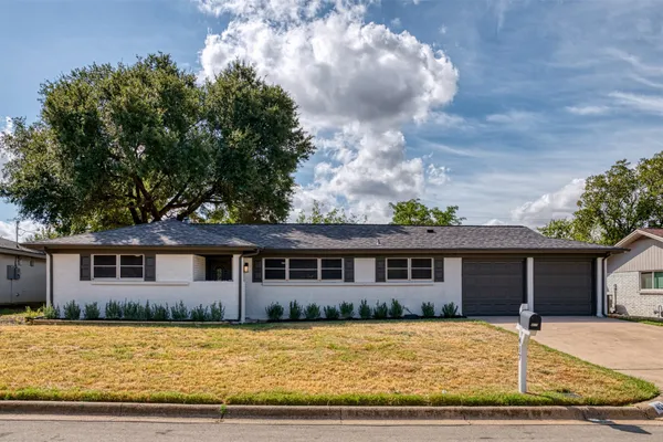 417 FIELDWOOD TER
