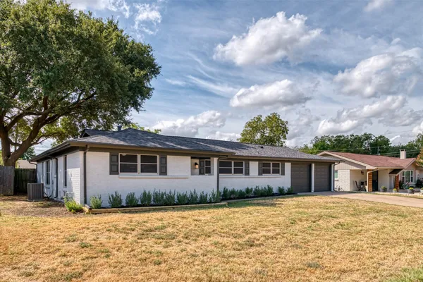 417 FIELDWOOD TER