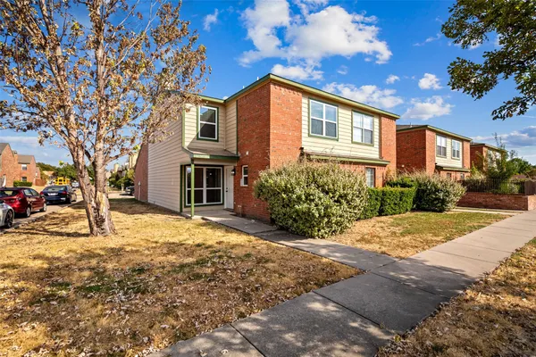 3647 CLUBVIEW DR