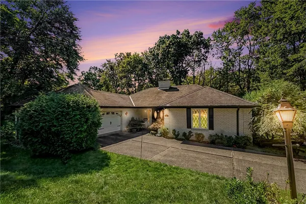 12 MARKET CT