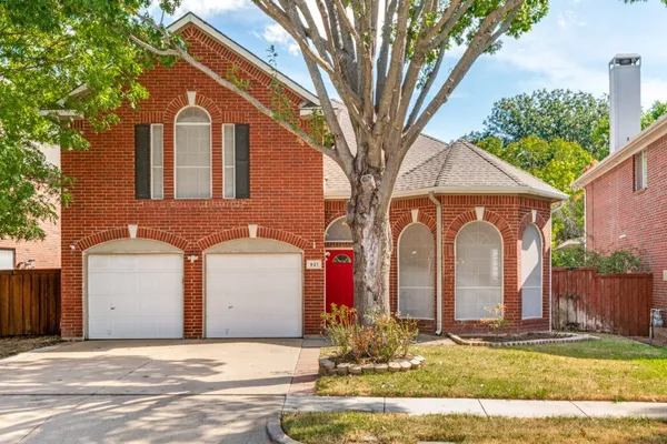 921 PARKER DR