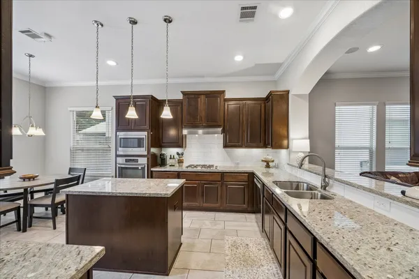 2809 SHADOW WOODS CT