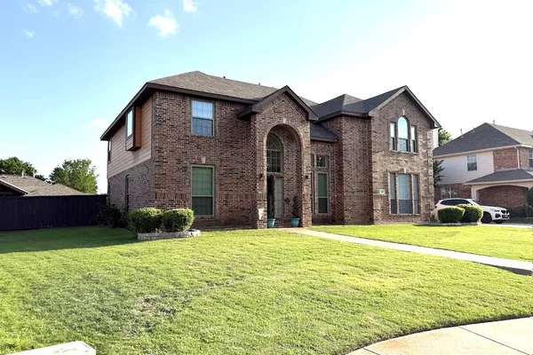 104 MISTY GLEN LN