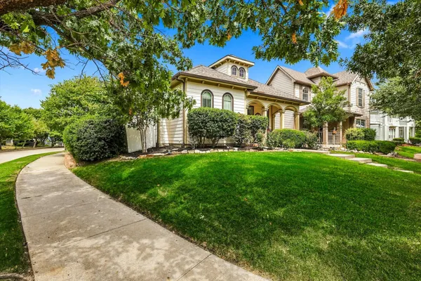 1901 BROWN THRASHER BLVD