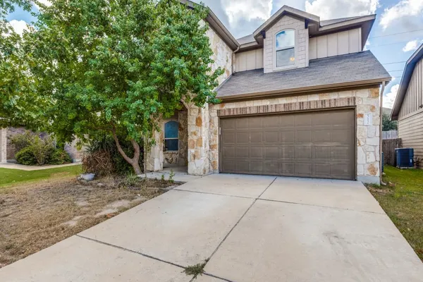 512 EAGLE BROOK LN