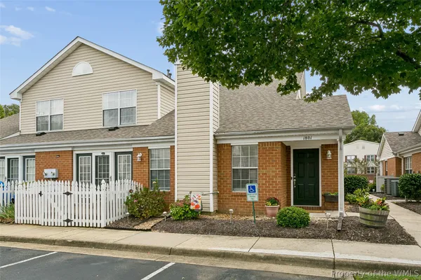 1801 WESTGATE CIR