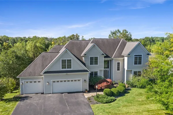 26 AMBER HILL DR
