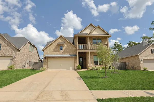 608 CYPRESS BAY LN
