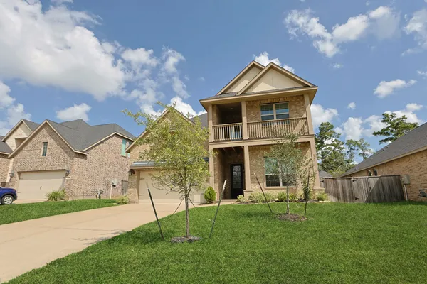 608 CYPRESS BAY LN