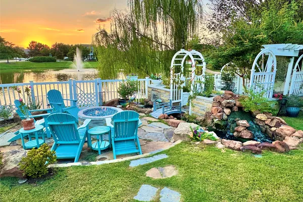 1105 WISTERIA LN